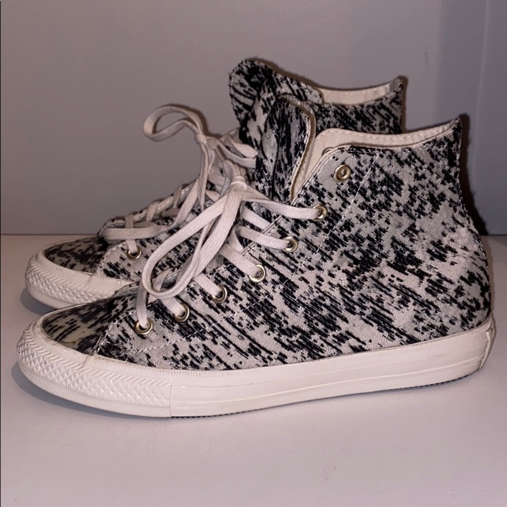 Converse All Star  black and white hightops
